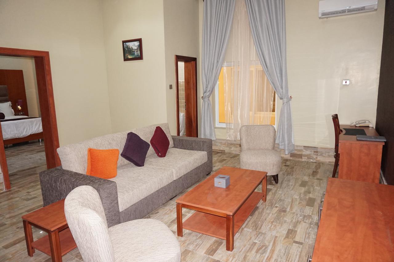 Aenon Suites Oshogbo מראה חיצוני תמונה