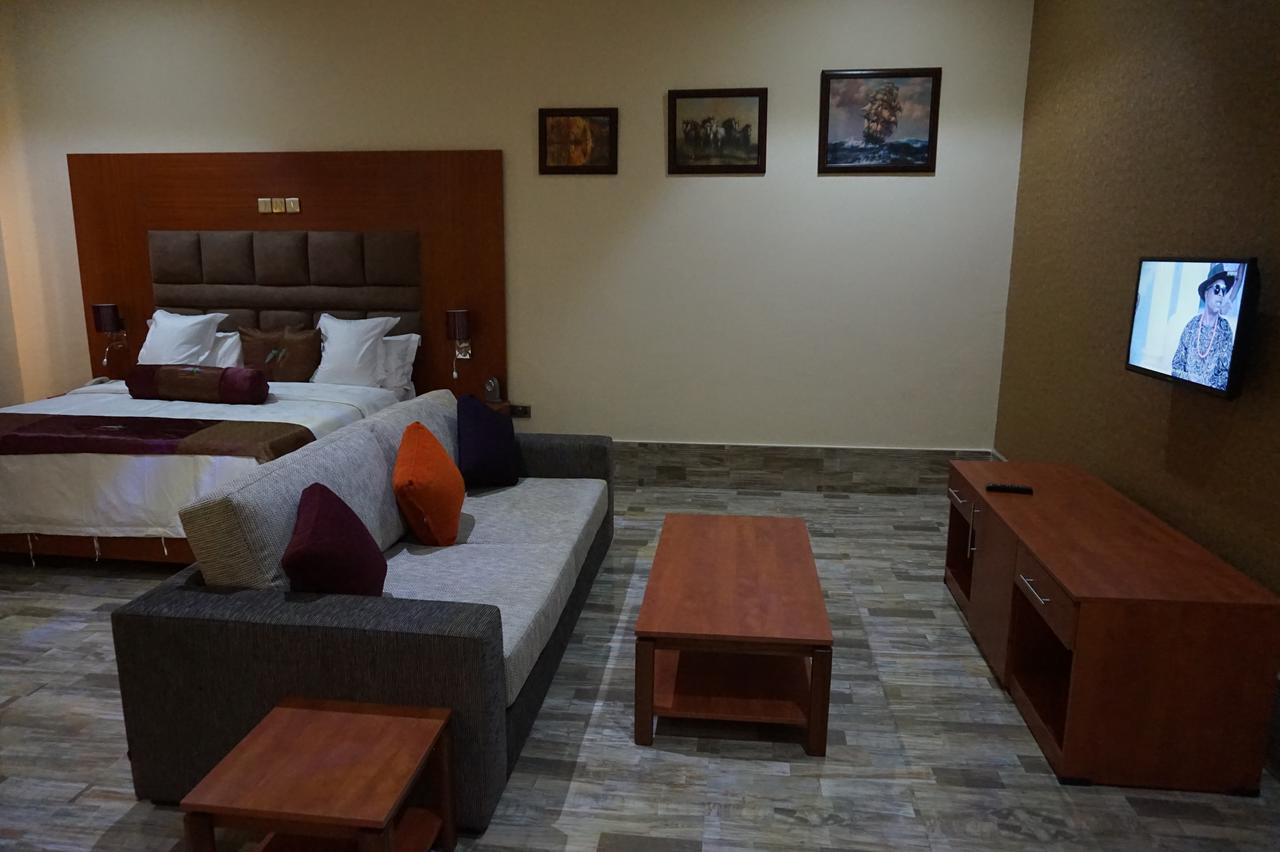 Aenon Suites Oshogbo מראה חיצוני תמונה