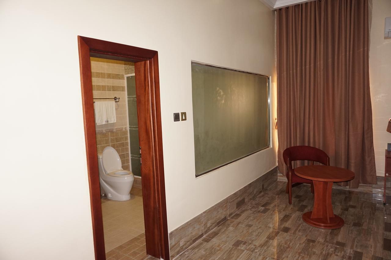 Aenon Suites Oshogbo מראה חיצוני תמונה
